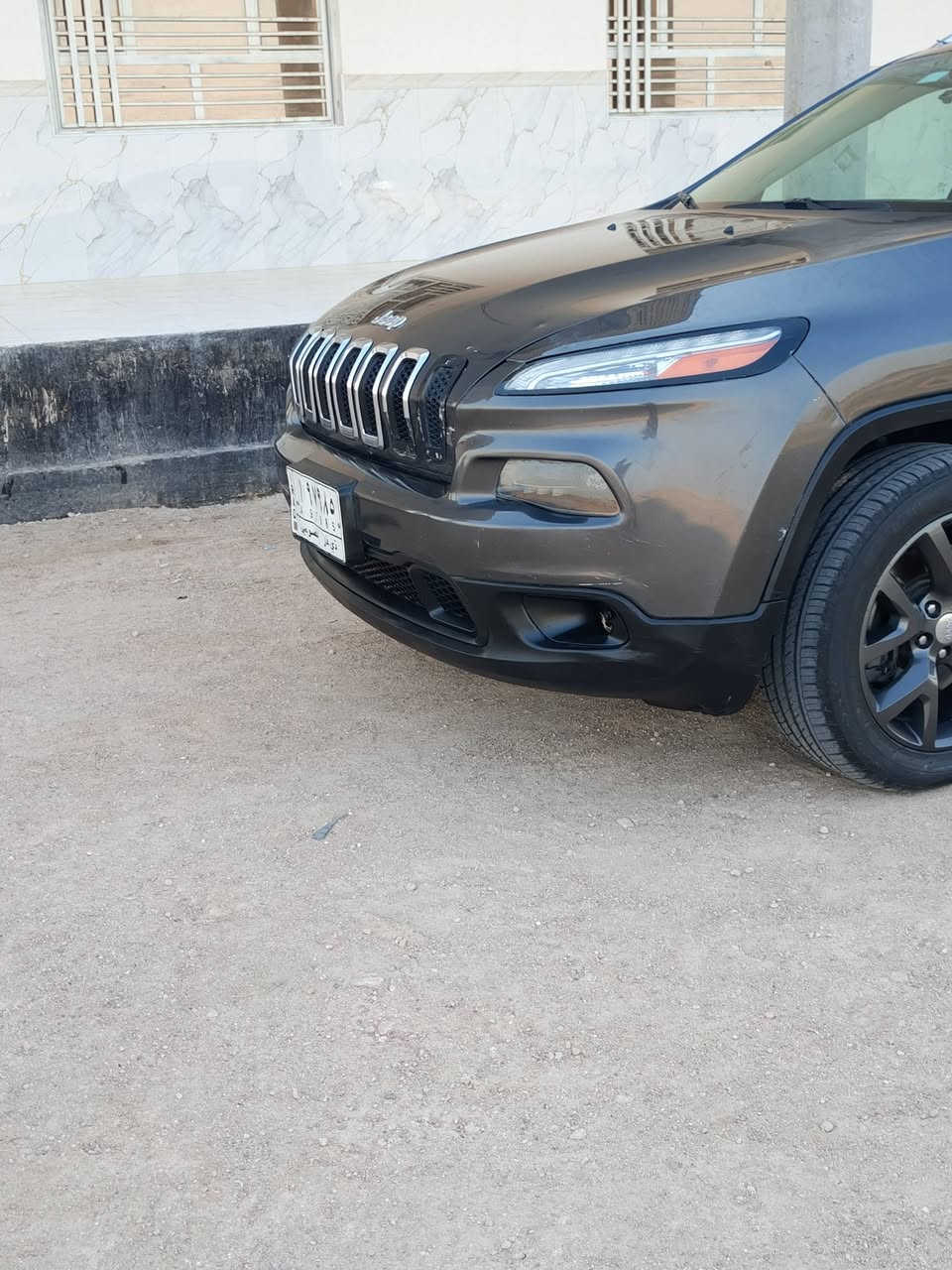 سلام عليكم جيب كمباس 2019 بيه صبغ حافة البنيد وحافة الباب بدون ايرباك بدون ضرر داخلي سياره جديد وجاهز تبريد كير مكينه حداديه سياره نضيفه السعر 115 وبيهه مجال للاستفسار  ***********
