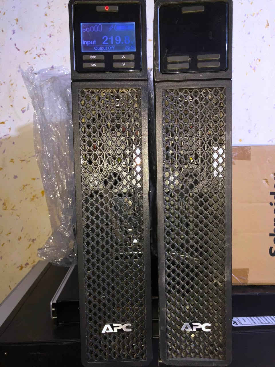 اجهزة اصليه كامل بطاريات اصليه اون لاين حجم 3kv بغداد يوجد تواصل سعر القطعة ٢٢٥ الف نهائي قفله. ***********
