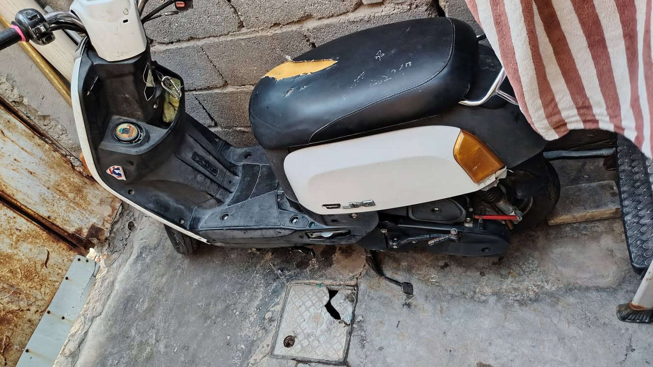 بوليسي للبيع نظيفه نقصه مدكر امامي بس سلف كلشي مابي عنوان نواب الضباط 
***********
