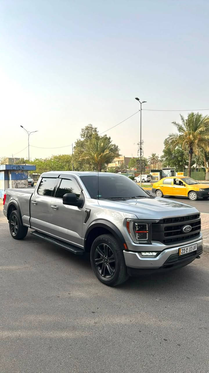 سلام عليكم للبيع 🔥 Ford F-150LARIAT 2023 – 🔥

🚘 الموديل: F-150 2023LARIAT
⚙️ المحرك: 5.0 V8
🔄 گير: أوتوماتيك طياره عشر نمر 
🛞 دبل 4×4

✨ المواصفات:فول عد البنوراما
• جلد فاخر
• كراسي أمامية كهربائية + ذاكرة
• تبريد وتسخين المقاعد
• تسخين الستيرن
• شاشة كبيرة 12 إنچ
• Apple CarPlay + Android Auto
• كاميرا 360°
• حساسات أمامية وخلفية
• مراقبة النقطة العمياء
• رادار + مثبت سرعة متكيف
• تحذير مغادرة المسار
• فرملة طوارئ أوتوماتيكية
• تشغيل عن بُعد
• دخول وتشغيل بدون مفتاح
• شحن لاسلكي
• إضاءة LED كاملة
• مرايا كهربائية قابلة للطي
• فتحة خلفية كهربائية
• نظام صوت B&O
• شاشة معلومات رقمية
• دفع رباعي 4×4
• ويل 20 إنچ
• كاميرا خلفية
• حساسات مطر
• إضاءة داخلية Ambient
.بصمات بل ابواب 
.هوك خلفي 

رقم سليمانيه بسمي وكاله او تحويل 
بيه باج تضليل 80‎%‎ 
ماشيه 55الف 

السياره وارد كندي كلين حادثه فقط  سرقه مري جانبيه 
مكانه بغداد شارع فلسطين 
السعر 370$او بيه مجال نشاءالله 
***********
