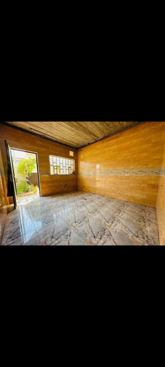 السلام عليكم بيع مستعجل دار للبيع موقع الملايين الثانيه سند زراعي قرار 25بي وصل بلديه البيت مساحه 250واجها 12ونص نزال 20البيت يحتوي على 3غرف نوم وهول واستقبال وغرفة معيشه ومطبخ ويحتوي على محل من ضمن المساحه مال البيت بي نقص 5شبابيك بابين باب بيتونه وباب منور داخلي للا ستفسار مراسله الصفحه اوالاتصال ع الرقم ***********

نص مكتوب في الصور:
- ٢١ يوليو →
- ٨:٢٢ م
- المزيد
- حذف
- تحرير
- المفضلة
- مشاركة