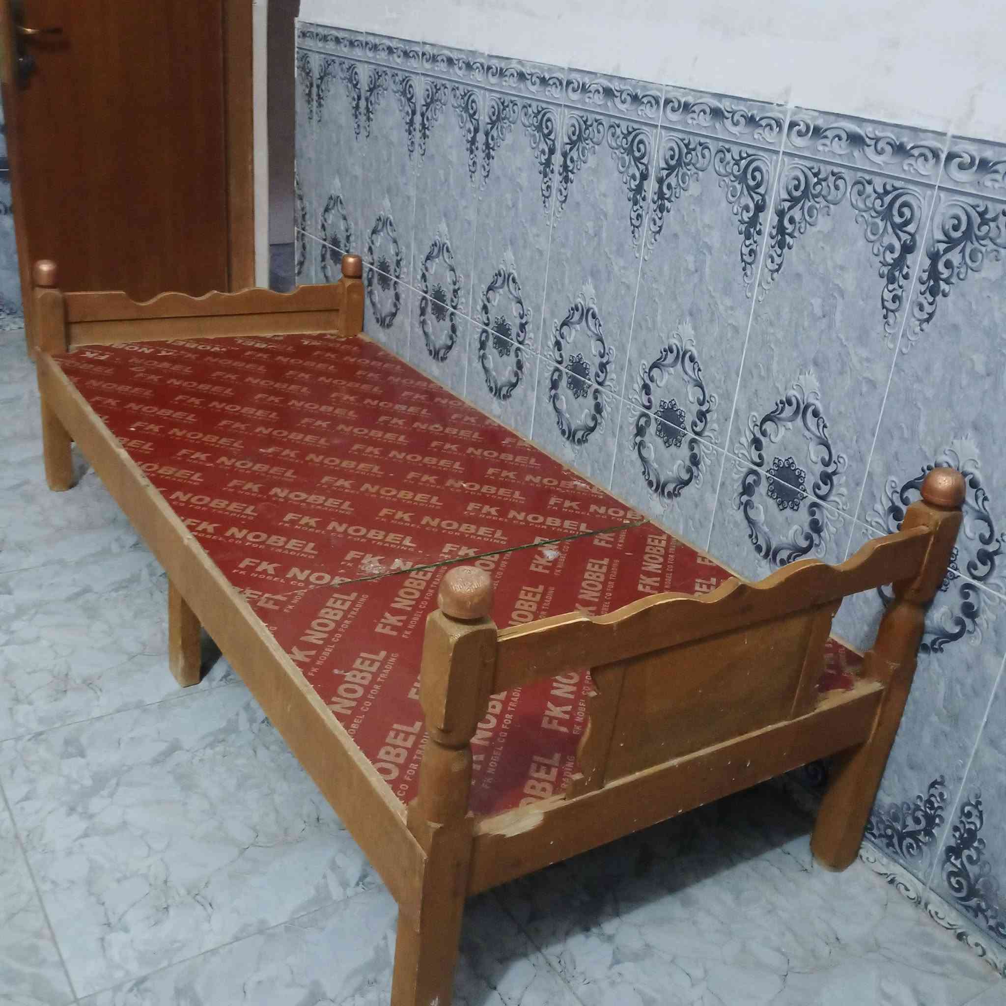مناميه نفر واحد 70 بيها مجال 

.  متواجد خاص
