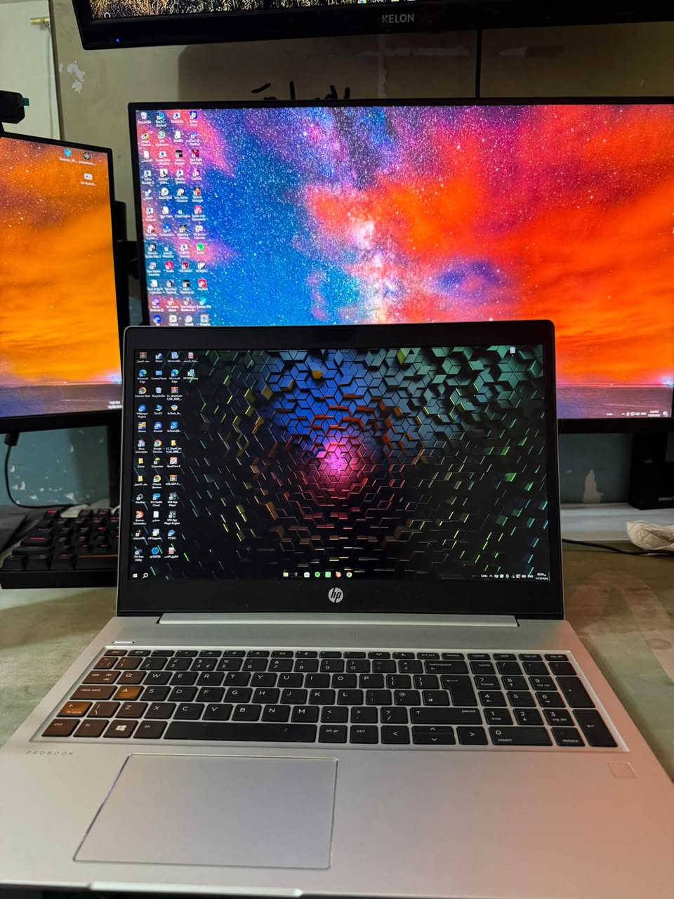 سلام عليكم لابتوب للبيع
موصفات 
الجهاز نضيف و بدون شاحنه 
I510210U 1.60hz
Ram 16 GB 
Storage 256 

السعر 250 الف و بي مجال استفسار اكثر خاص 
رقمي (***********)
