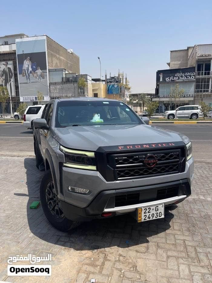 ✅ محرك 3.8 V6 بقوة 310 حصان

✅ جير أوتوماتيك 9 سرعات

✅ دفع رباعي 4×4 (Four Wheel Drive) مع 2H / 4H / 4L وقفل دفرنس خلفي إلكتروني

✅ Double Cab (دبل قمارة)

**(فتحه سقف)
**(كشنات جلد)
**(ايرباك سليم )

**(***********)

المواصفات:

* كاميرا 360°

* رادار أمامي

* حساسات أمامية وخلفية

* مثبت سرعة ذكي (ProPILOT Assist)

* تحذير الاصطدام الأمامي مع فرملة طوارئ

* تحذير النقطة العمياء

* تحذير الخروج عن المسار

* تنبيه حركة المرور الخلفية

* شاشة لمس مع Apple CarPlay وAndroid Auto

* تشغيل بصمة

* ستيرن متعدد الوظائف

* تدفئة المقاعد الأمامية

* تدفئة الستيرن

* مقاعد جلد مع شعار PRO-4X

* مكيف أوتوماتيك ثنائي

* جنوط رياضية 17 إنش

* إضاءة LED

* هوك سحب وكالة

* سلة تحميل مع Rail System

* مثبت نزول المرتفعات (Hill Descent Control)

* مساعد صعود المرتفعات (Hill Start Assist

**جاملغ امامي ايمن  بارد كد شبر 

**وبنيد بارد  شبر 

**وباب خلف سايق مطخوخ من جوه على ربع باب  ونصبغ على كد طخه ولايح باب سايق شوي كلهن بالعراق طخات بسيطه Singapore
