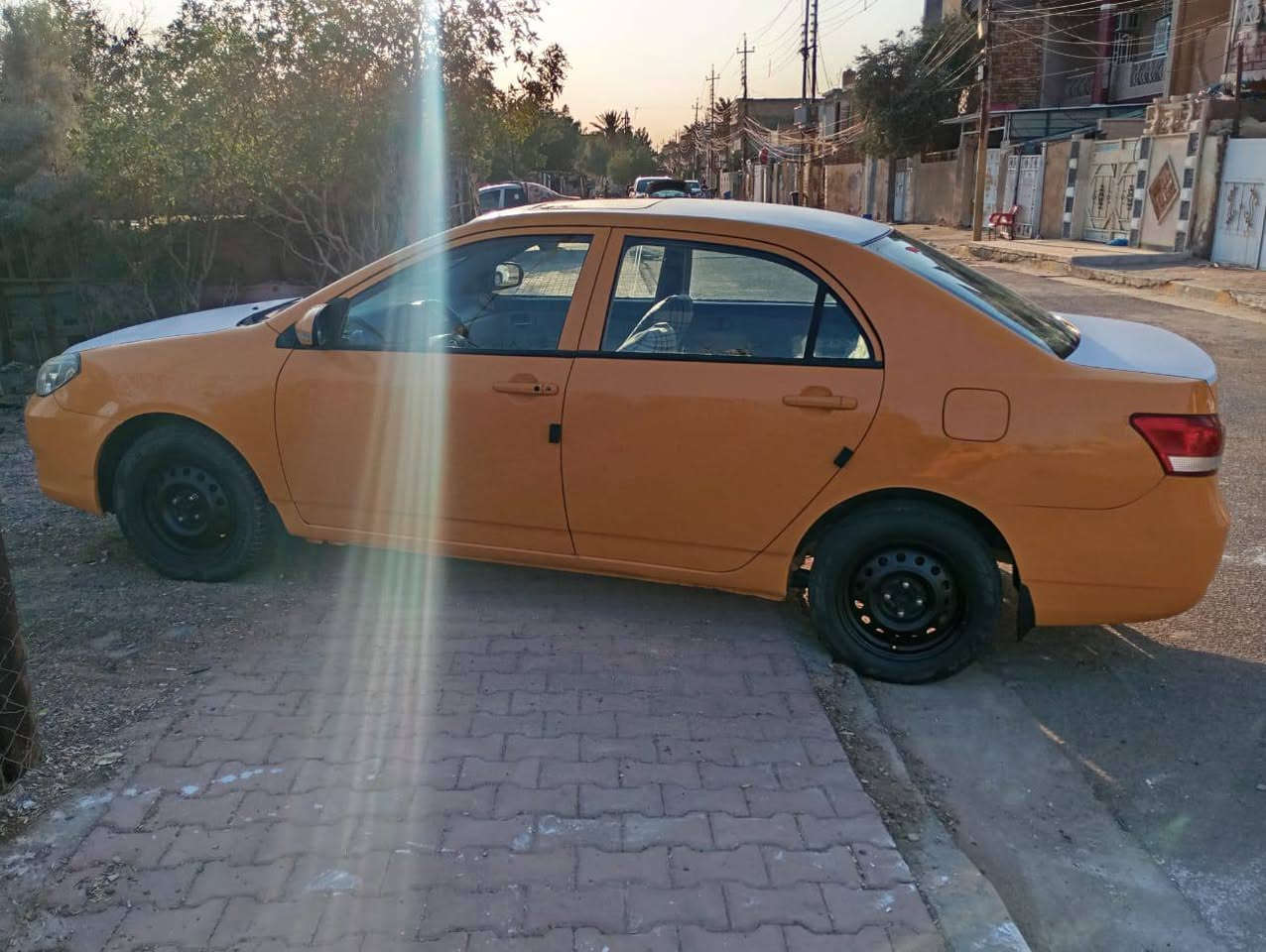 سلام عليكم بي واي دي مدديل 2013سياره بسمي مصفره هيه غرامات كير مكينه تبريد تخم تاير مكفول سياره جديده معمره فقط دواير الخلفيه فقط السعر 48 رقم الهاتف ***********
