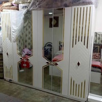 غرفة نوم • للبيع