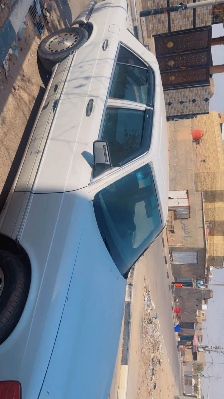 مارسد جانبو رئاسي فول موصفات فتحه سقف مصبوغ جماليه مكينه بطه دواخل جديه كلش تبريد ثلج شرط مكينه وكير 
رقم جديد تحويل ثاني يوم شباك البجم موجود 
سعر ٤٣وبيه مجال  بصره دير 
هاتف *********** القرنة, البصرة
