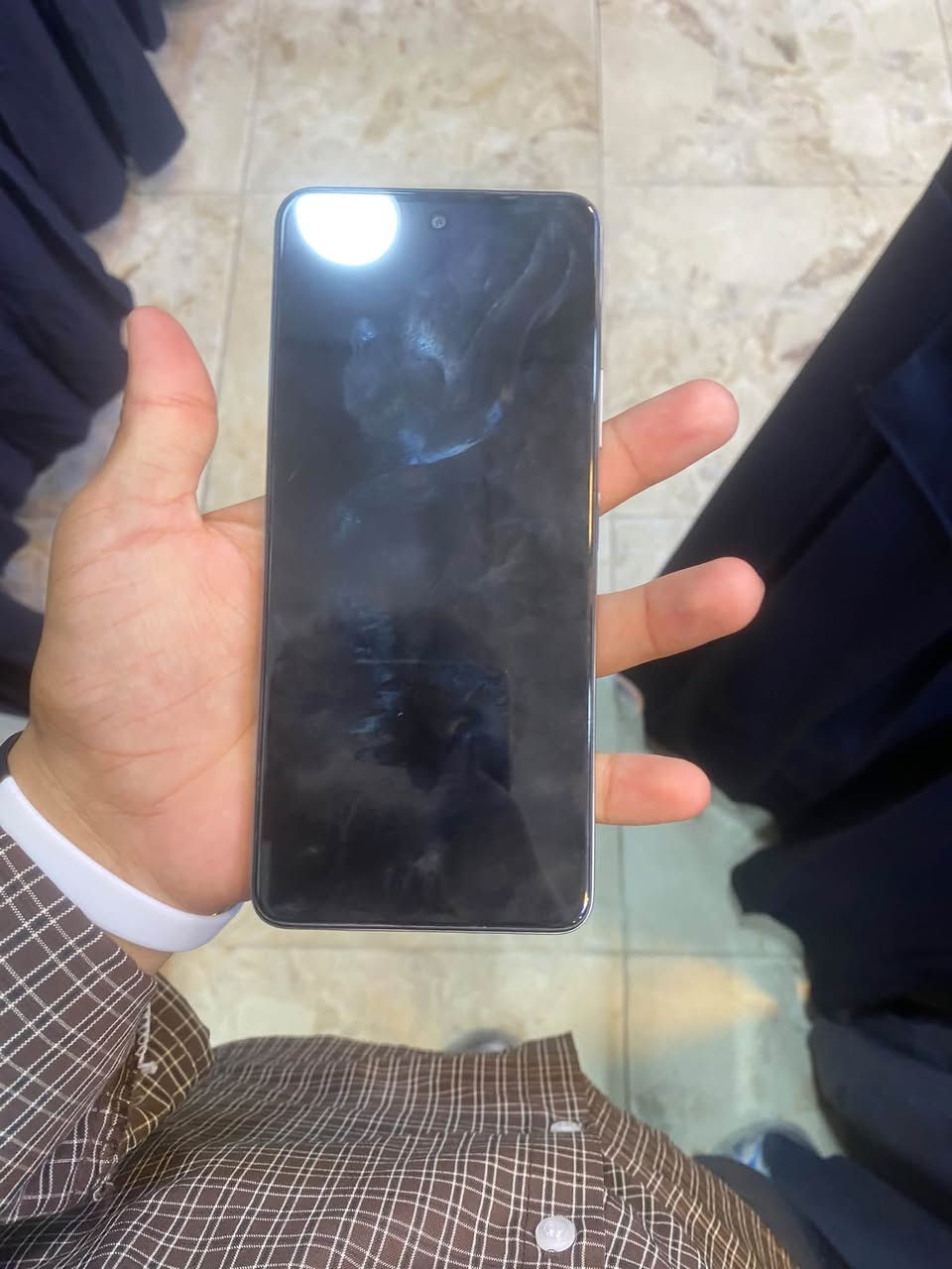 جهاز هوت 60 
ذاكره 256
خطين 
ما مفتح 
كله بلادي 
160 بي مجال 
تواصل 
***********
