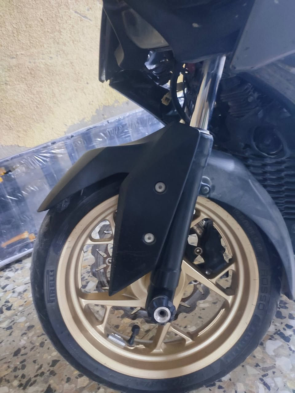 دراجه ياماهه اكس ماكس ياباني مكينه 300cc   سرعه 160 كهربائيات شغاله بيهه ويل وفچ مزود بلادي دراجه طافيه خلل بالمكينه طفت وما اشتغلت عنوان بغداد مدينه الصدر *********** السعر مليون وبيهه مجال
