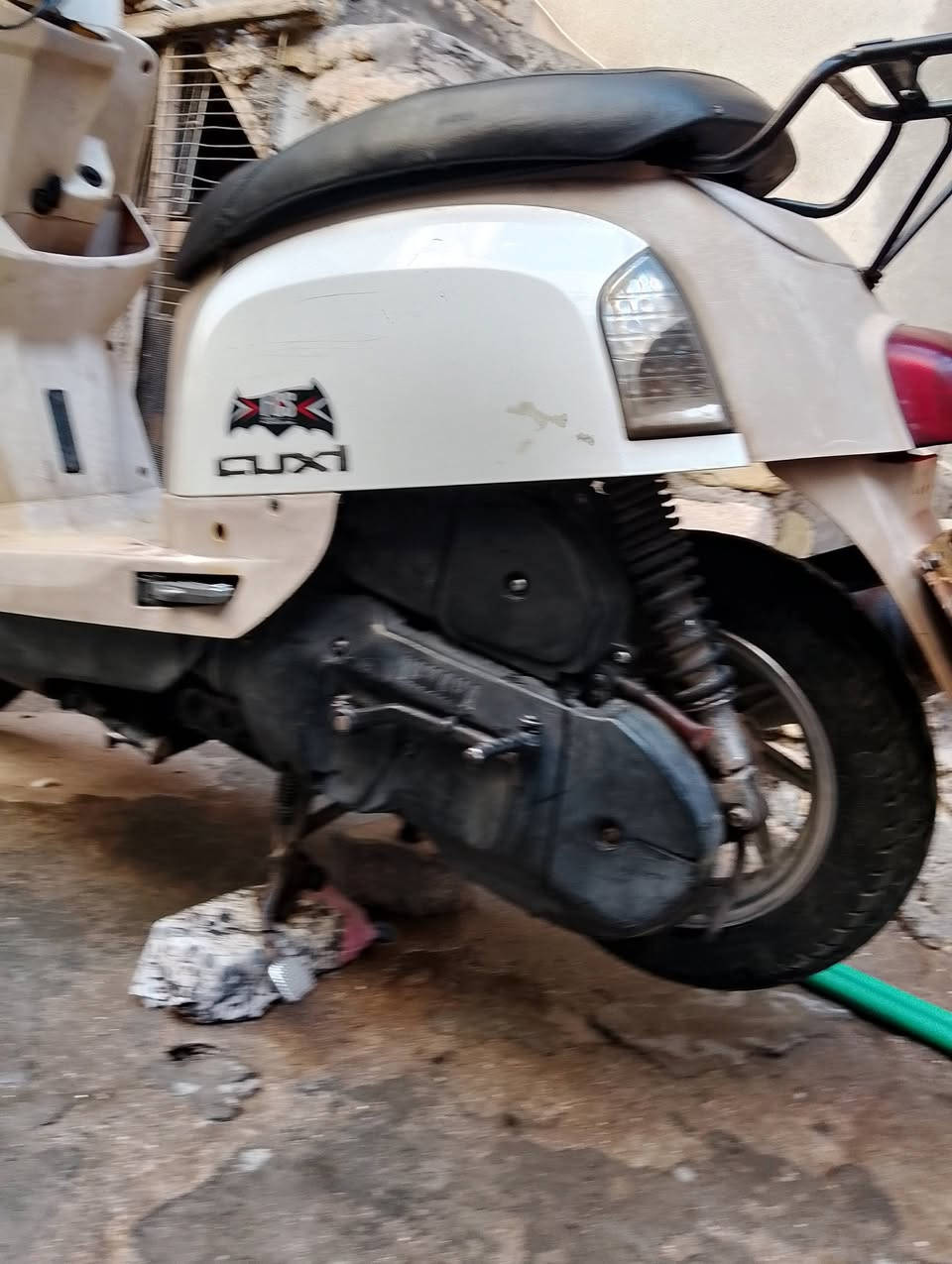 بوليسي • مستعجل • واتساب