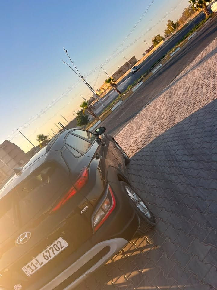 🚘 Hyundai Kona 2023
• اللون: أسود 🖤
• الداخلية: جلد/قماش بيج
• ناقل حركة: أوتوماتيك
• شاشة وسطية مع Bluetooth وApple CarPlay/Android Auto
• كاميرا خلفية
• تحكم بالمقود
• مثبت سرعة
• حساسات
• تكييف
• تشغيل بصمة/زر تشغيل حسب الفئة
• عدادات رقمية مع شاشة معلومات
• مقاعد أمامية مريحة
الجاملغ تعديل بارد فقط

الاستفسار***********

