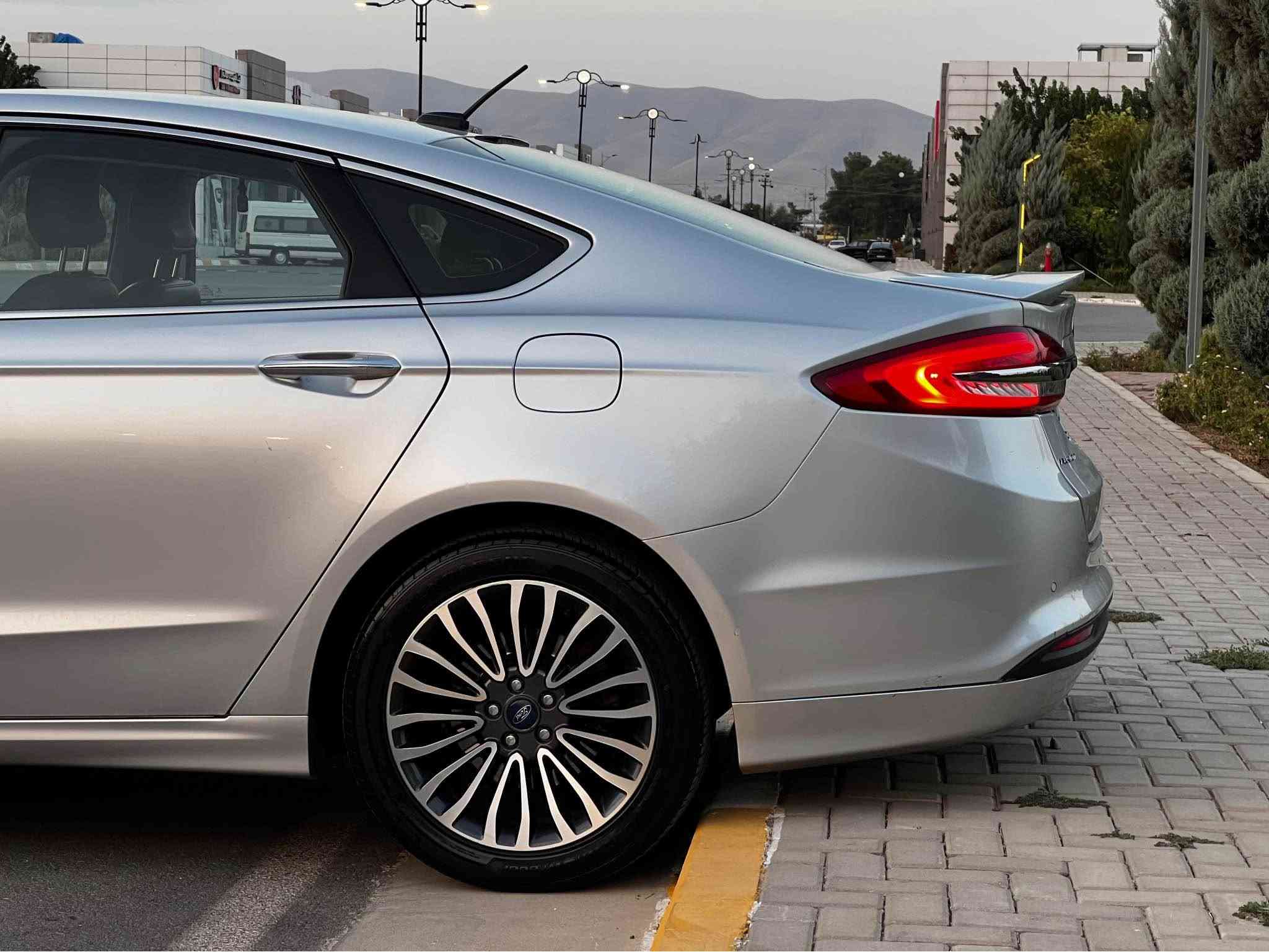Ford fusion 2018 SE
فۆرد فیوژن ٢٠١٨ 
مەکینە 1.5L Turbo
فوول مواسەفات بەس سڵاید نیە
سێ شاشە
بەصمە
٥ بەصمە
شەغال
تەحدید سورعە
سوکان ڤۆلیۆم
پادڵشیفت
تەحەکوم شاشە و تەبرید لەسەر سوکان
سیستیم چێک
دەبڵ تراکشن
گێڕ ڤۆلیۆم و سپۆرت و عادی
کوشن کارەبا 
دوو مۆد کوشن خەزن
کوشن هیتەر
ئاوێنە هیتەر
لایت و بەگلایت لید
عەدەسەی لێزەری لەسەرە
کامل سەیارەکە جایزە و سەیارەی ماڵەوەیە
هەموو گیانی سێرڤس کراوە 
تایە و ویلی لۆک
تەقە و ڕەقە بە شەرت
ڕەقەم بۆ ڕەقەم بە شەرتی فەحس
نمونەیە لە جوانی
یەک چەمەلخ بۆیاخە بێناو گرتن 
بۆنیت گۆڕاوە بە بیلاد
نرخ : 91 $ مەجال
***********
*********** السليمانية, العراق
