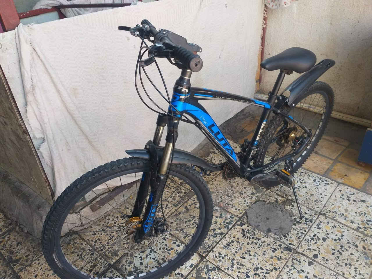 بايسكل جبلي ياباني حجم 26المنيوم بريكات وكيورة والدبل  كلة شغال سعر 80الف مكاني مدينة الصدر رقم ***********
