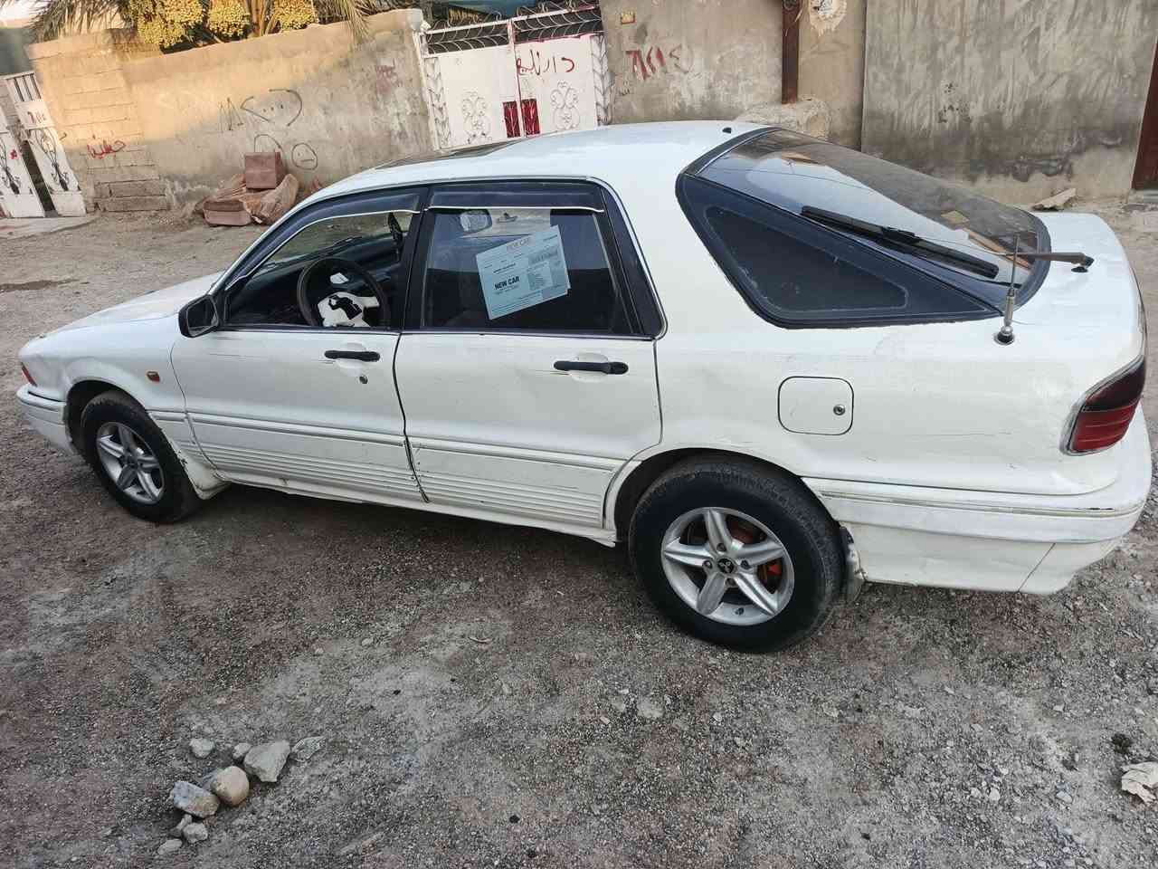 البيع مشتبوشي موديل ٨٩ مضومه تبريد كامله بس نقص كنبريسر كير محرك بل شرط كشر جدام عينك واحسن من الصور
سيارة بسمي سنويه شهر العاشر تصقط تحويل فقط 
السعر 40 أو بيها مجال ***********
