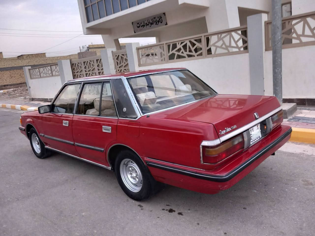 السلام عليكم ورحمة الله وبركاتة 
تيوتا سوبر 1985على وضع الشركه /رقم بغداد دولي مشروع وطني لغايه 2031 تحويل ثاني يوم / مكفوله من الضربه والتبديل بس صبغ عام جماليه بدون اي ضربه /محرك وكير بلاد /سياره جاهزه من كل شي محرك حداديه تخم تاير تبريد ثلاجه /دواخل عسلي بلاد سياره على وضعها البلادي /للاستفسار الاتصال على الرقم ***********////*********** العنوان ذي قار قضاء النصر 
مكلف بالنشر وغير متواجد عل الفيس
