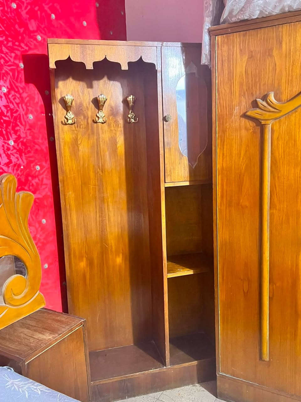 سلام عليك غرفه مستخدمه للبيع نضيفه السعر 350 العنوان بغداد ***********
