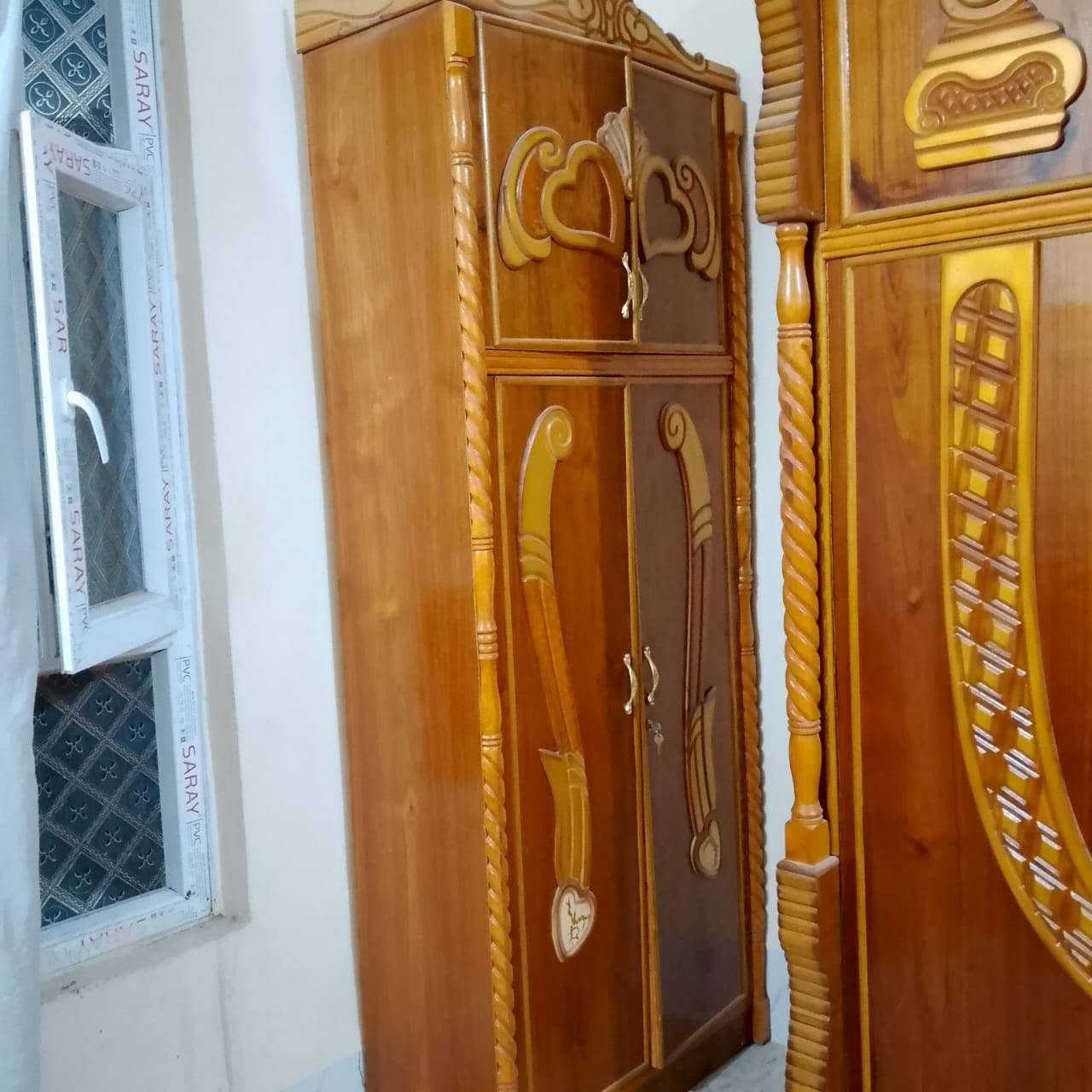 غرفه للبيع متكونه من 5 قطع شرط حطاطه فول نضافه الي يريده يتصل على الرقم اني مكلف بنشره***********
