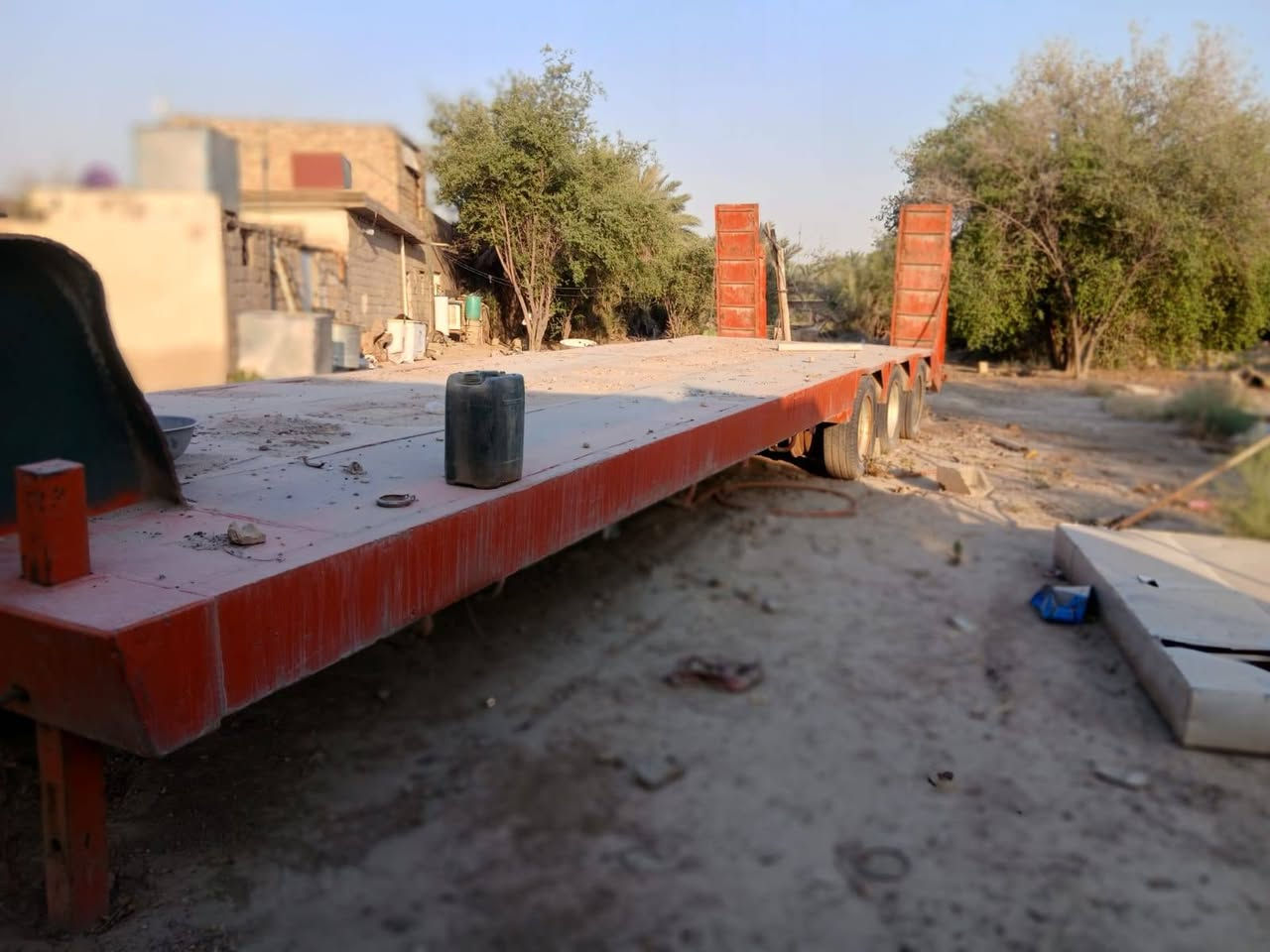 السلام عليكم للبيع لودر الطول١٠ونص م العرض ٣٢٥م امريكيه ثلاث دناكير *********** بغداد جرف النداف معرض ابن المدائن @
