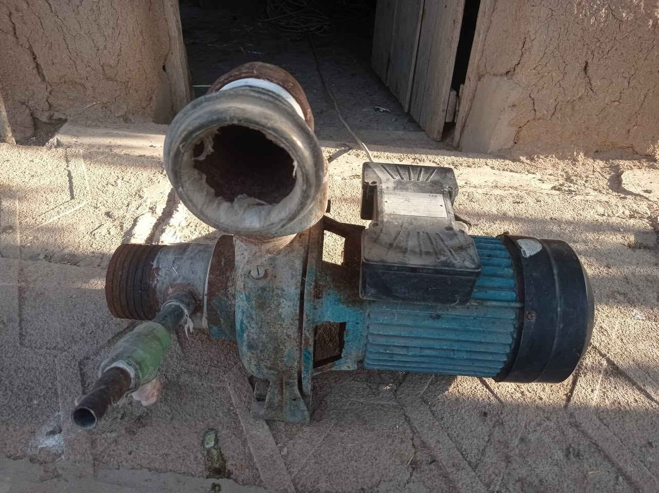 ضاغطة 4 حصان مع غطاس انجين السعر 350 ألف الشراي يتصل
***********
