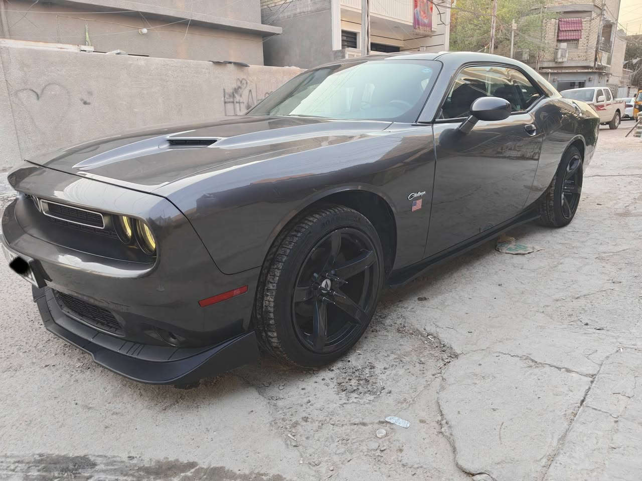 تحيه طيبه
2020 Dodge Challenger, Sxt
للبيع ماشيه حاليه 62 
الضرر موضح بالصور 
ومصلحه تصليح درجه اولى بحيث تجي تشوف بعينك ماكو اي اثر للضرر 
المواصفات ستاندر 
رقمه شمالي سليمانيه 
السعر 15.000
يعني 150ورقه 
للاتصال ***********
