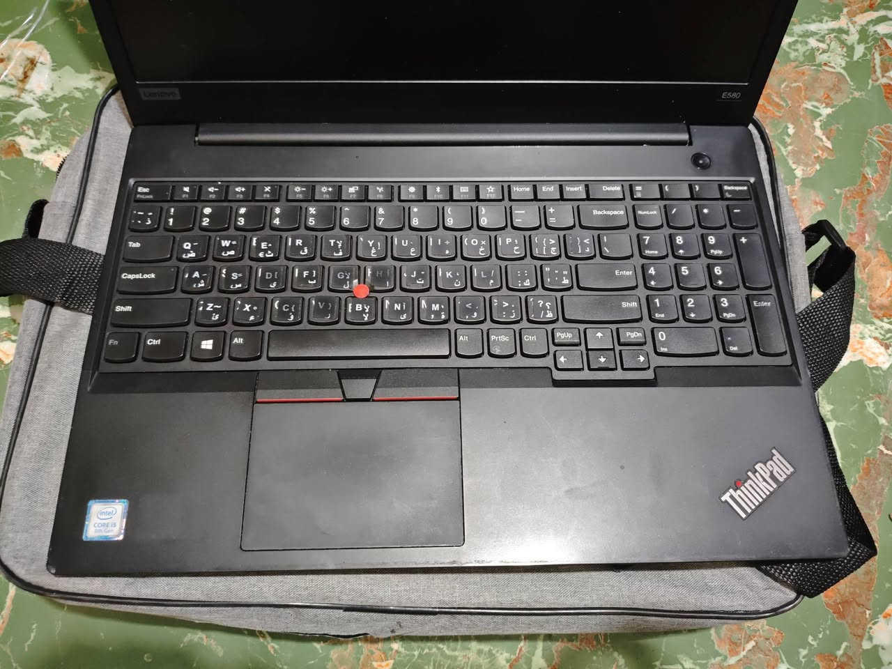 الموديل: Lenovo ThinkPad E580
للبيع او مراوس ps4

المعالج: Intel Core i5 (الجيل الثامن)  

كرت الشاشة المنفصل: AMD Radeon RX 550 بسعة 2 جيجابايت (ممتاز للألعاب الخفيفة وبرامج التصميم والإنتاجية)

كرت الشاشة المدمج: Intel UHD Graphics 620

التخزين (مزدوج):

SSD بسعة 128 جيجابايت (لنظام التشغيل وسرعة الإقلاع)

HDD بسعة 500 جيجابايت (لتخزين الملفات والبيانات)

الشاشة: 15.6 بوصة مع لوحة أرقام جانبية (NumPad)  

الكيبورد: داعم للغة العربية والإنجليزية  

البطارية: تعمل لمدة ساعة تقريباً حسب الاستخدام

الشحن سريع تايب سي 65واط

بيها فقط كسر بالغلاف الخارجي وممأثر على اللابتوب ابد

التواصل خاص او واتساب ***********

السعر 250 او مراوس ببلي فور
