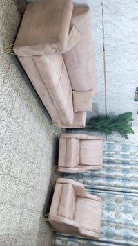 كنب • ٥ مقاعد • نضيف