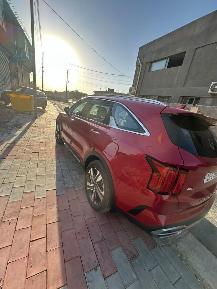 كيا سورينتو GT Line 2021 خليجي – فول مواصفات 🔥
🚘 KIA SORENTO GT LINE 2021 
✨ فول مواصفات 1/1 – نظيفة جداً

🔹 المواصفات:
• 6 سلندر – 7 ركاب
• ماشية 48,000 كم فقط
• كفالة عامة
• فحص هزّة جديد في الشهر الرابع + سنوية جديدة
• رقم بغداد باسمي – التحويل في اليوم الثاني
. سقف  بانوراما 
• السيارة على  إيد واحدة ونظيفة جداً
• تخم تايرات جديد
• تبديل زيت جديد 
• بصمة عدد2
• كراسي كهربائية
• كشنات جلد بلادي مع تدفئة وتبريد 
• كاميرات 360° محيطية
• كير ماوس مع وضعيات قيادة 
• تبريد منفصل لثلاث مناطق
• حساسات أمامية وخلفية
• بردات جانبية بلادي
• شحن لاسلكي
• إنارة ترحيبية
• إنارة داشبورد
• مرايا شفط مع كاميرات
• جنطة كهربائية
• بالإضافة إلى مواصفات وتجهيزات أخرى كثيرة 🔥

📞 للاستفسار عن السعر :
***********

💎 السيارة بحالة ممتازة جداً،
