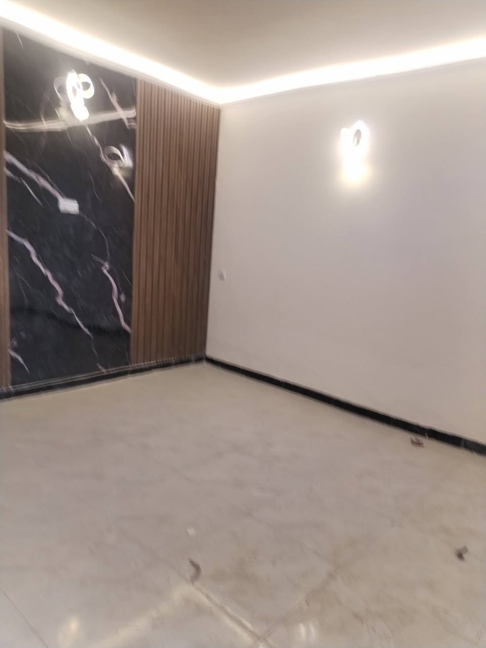السلام عليكم..
مشتمل للبيع او مراوس بقطعه 150 متر في مربع المالكي،،،
مساحه المشتمل  ٦٥ متر في حي التراث قرب تقاطع درويش السيديه  على شارع 15  نافذ على شارع الشبكه بناء حديث درجه اولى غرفتين نوم واستقبال ومطبخ ومنور وخدمات التاسيسات دزاين ممتاز والديكورات مميزه والأبواب قاصه للراغبين بالشراء احنه بالخدمه 
🌹🌹
نتعامل بمقاطعه (2/10)(3/10)
وقطع المالكي القضاة وحي التراث 
رقم العقار 7076
 مساحه 100متر
بيع وشراء كافة المساحات
(50)متر (62)متر و (75) متر  و(100) متر  و(125)متر (150) متر (250)
العنوان 🌿 تقاطع درويش شارع 40 
للاستفسار الاتصال
***********☎️ 
***********☎️ 
*********** ☎️
