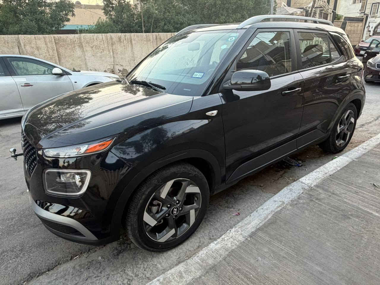 السلام عليكم للبيع فينو ٢٠٢٣ سياره بسمنه وارد امريكي حادث بنيد فقط صطحي شرط بدون اي دواخل لغد شاصي مكفوله وعلى الفحص  السياره ماشيه١٦ الف فقط موصفات فتحه راردارات مانع نزلاق شاشه كامره دواره وبعد بيه موصفات السياره كير مكينه حداديه تبريد كله مكفوله وعلى وظع الشركه السعر ١١٥ وبيه مجال للستفسار*********** بغداد الطالبيه
