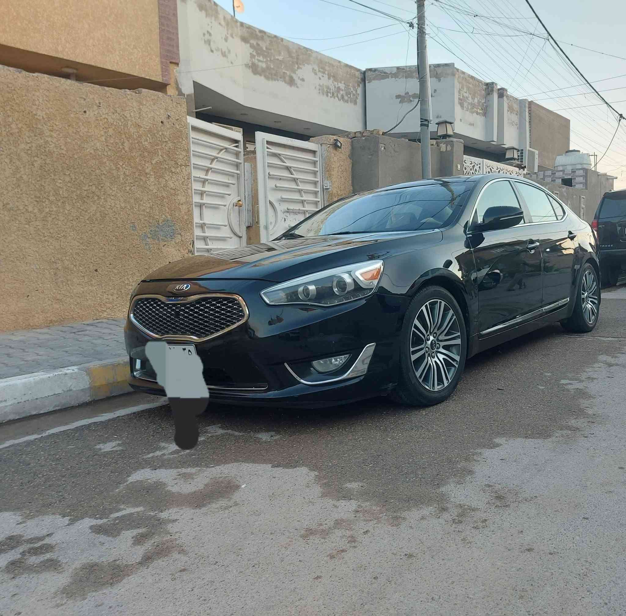 كادنزا ٢٠١٥ أمريكي فول مواصفات رقم بغداد 
مداور ثاني يوم حادثها طرف البنيد والجاملغ 
السعر ١٢٠ وبيها مجال ***********
