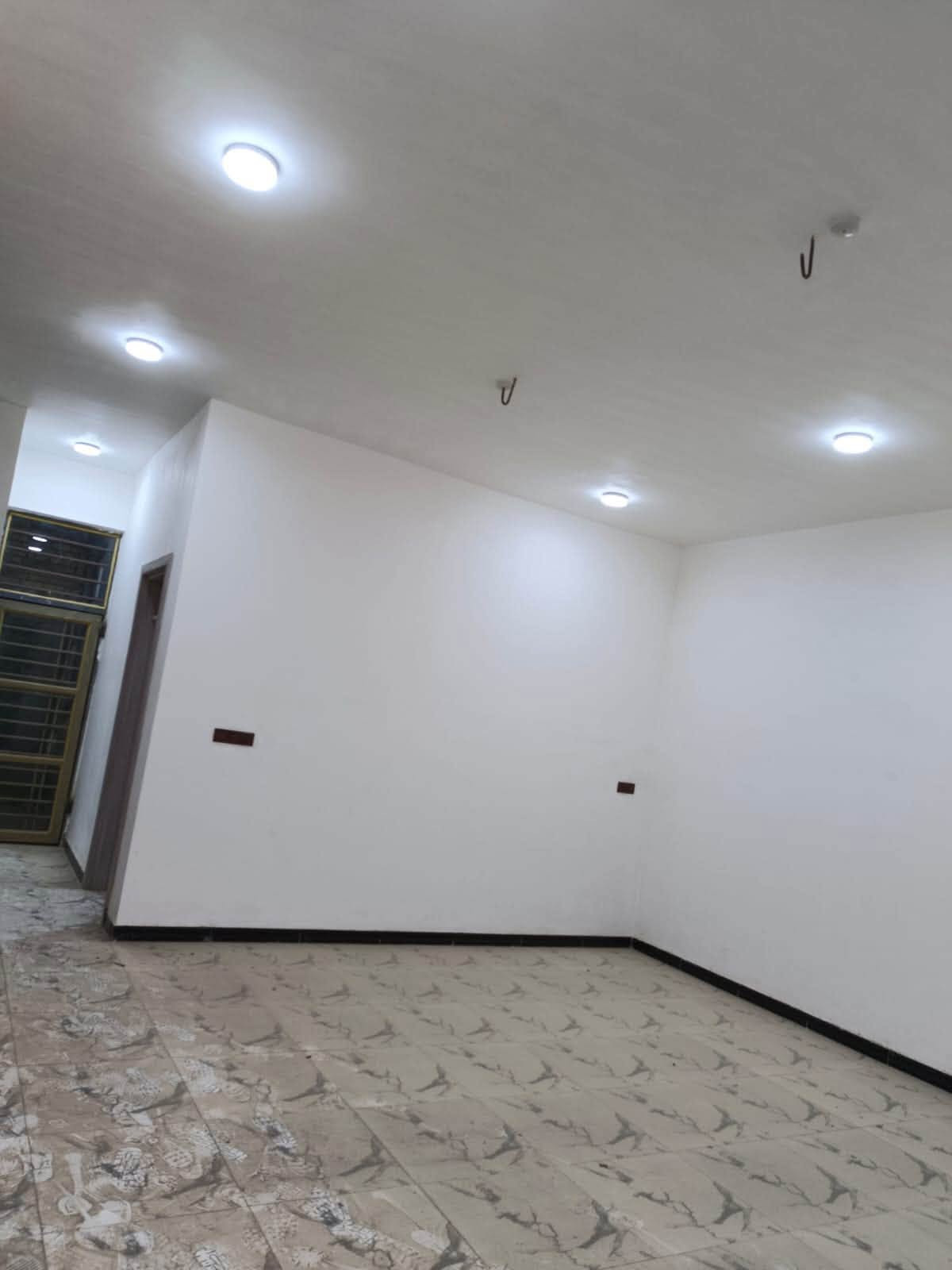 سلام عليكم بيت 🏠 للبيع مساحة البيت 200 متر 
 بسمي 

غرفتين وصاله وحمام ومطبخ طابق ونص 200 متر

العنوان الديوانية بمجمع الروان بيت ممسكون جديد 🆕 

مبني 2025 ممسكون وله يوم البيت مفول جاهز منكلشي 

ماي كهرباء بي ماطور مال ماي من كلشي جاهز صحيات 

جاهزات كهربايت جاهزه فول شغل حديث العنوان الديوانية مجمع الروان 

 السعر 115 مليون بي مجال 🥇
لاستفسار عن البيت اتصل ***********

***********
