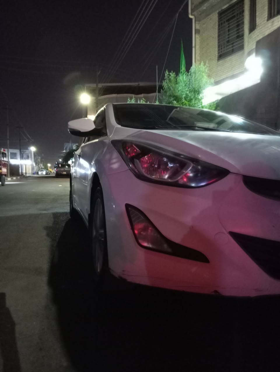 سلام عليكم سياره انتره موديل 16 سياره جاهزه من جميع نواحي سعر خاص عنواني بصره دور شرطه  ***********
