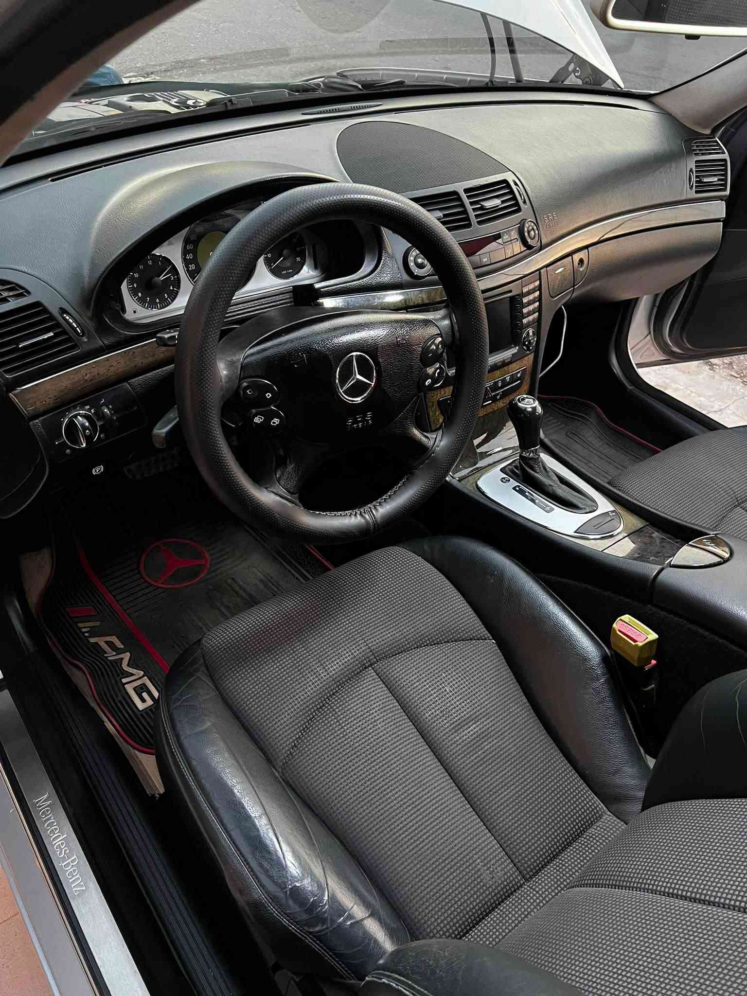 مارسيديس E200 كمبريسر • ٢٠٠٨ • بدون صبغ