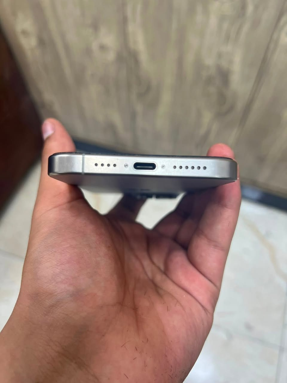 سلام عليكم عندي مبايل 15 pro max 
جهاز ماستر نضيف الله شاهد كارتونه وملحقات ماكو ويا جهاز بطاريته 84 وذاكرته 256
لون تيتانيوم جهاز اي زلغ مابي الله شاهد جهاز جديد تواصل وات ساب ***********
سعره 950 وبي مجال مكاني بغداد شعب
