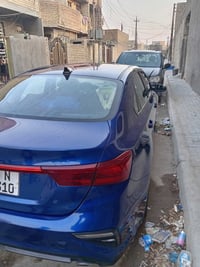 عندي سياره كيه فورتي موديل ١٩ سياره حلوه بسمي بيه صبغ بنيد فقط السعر ١...