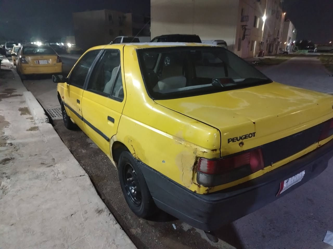يالله السلام عليكم
سياره بيجو روى موديل 2009 لون اصفر رقم بغداد السياره عليه هيئه 950الف و250غرامه على المشتري
سياره شغاله مابيه شي بيه نقص غاز للتبريد كهرباءيات شغاله سياره اطيكياه تمشي ابيعلك هل موجود 
السعر 13$ورقه وبيه مجال قليل
العنوان بغداد شقق الطالبيه
رقم الهاتف ***********
