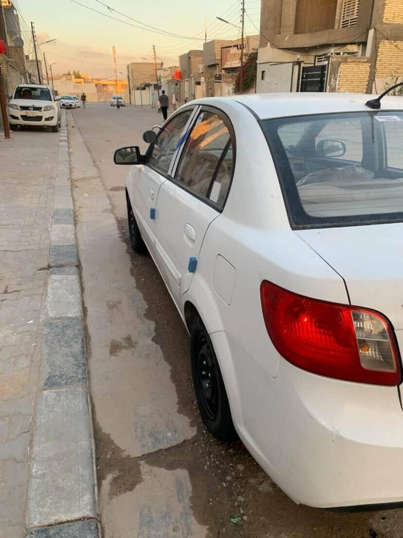 سيارة للبيع موديل ١٢ بيهاقطعتين صبغ بس سنويه ٢٩ رقم نجف باسمي.     الرقم ***********
