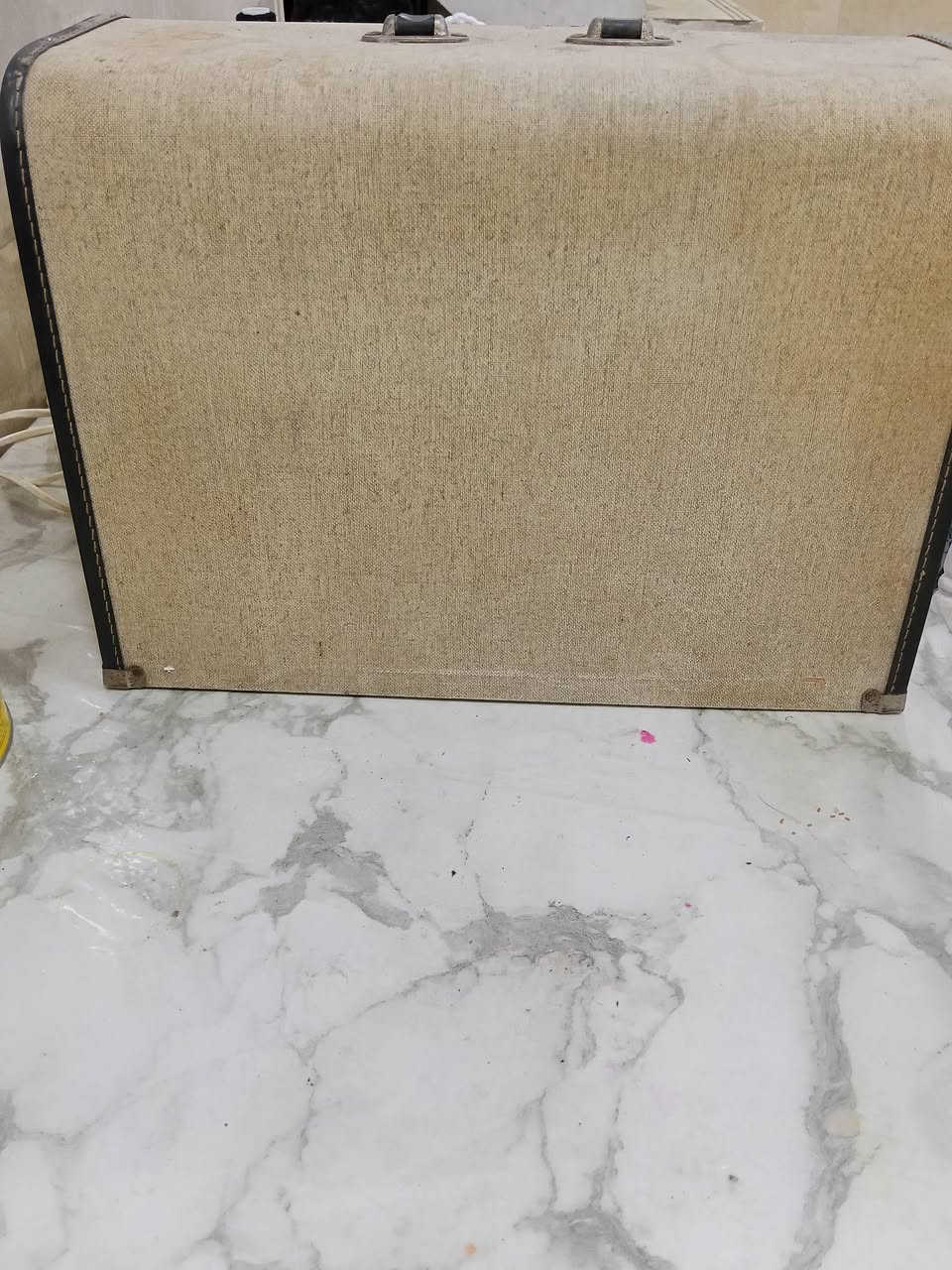 مكينه خياطه جديده مستعمله شي بسيط للبيع كامله مع البوكس مالتها السعر 120 وبيها مجال 
العنوان الشعب 
***********

