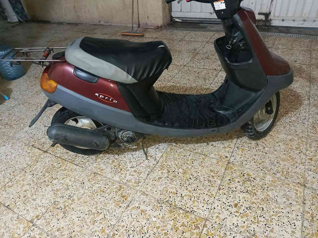 بطه للبيع شغاله  اوهندر  كامله شاصي مكفول كفر بلادي مكينه ناعمه  صوت كير ماكو  السعر 300بيه مجال رقم ***********
