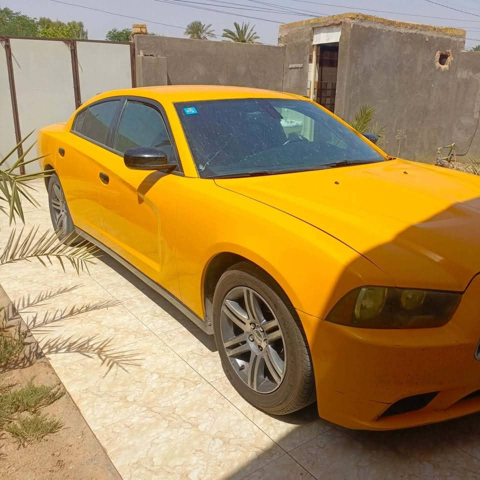 السلام عليكم جارجر لبيع ادوات مديل2013 نضيفه كلش تبريد ثلج تخم تاير على آخر حبايه السعر 45  وبيه مجال ***********
