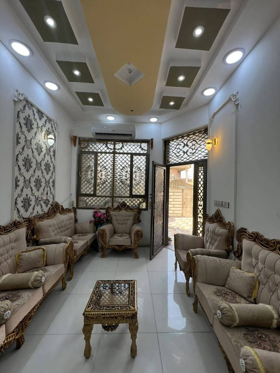 سلام عليكم بيت للبيع المساحه ١٩٥ حي المعلمين القديم بلوك الرابع، البيت جديد البناء ٢٠٢٣                   ***********
