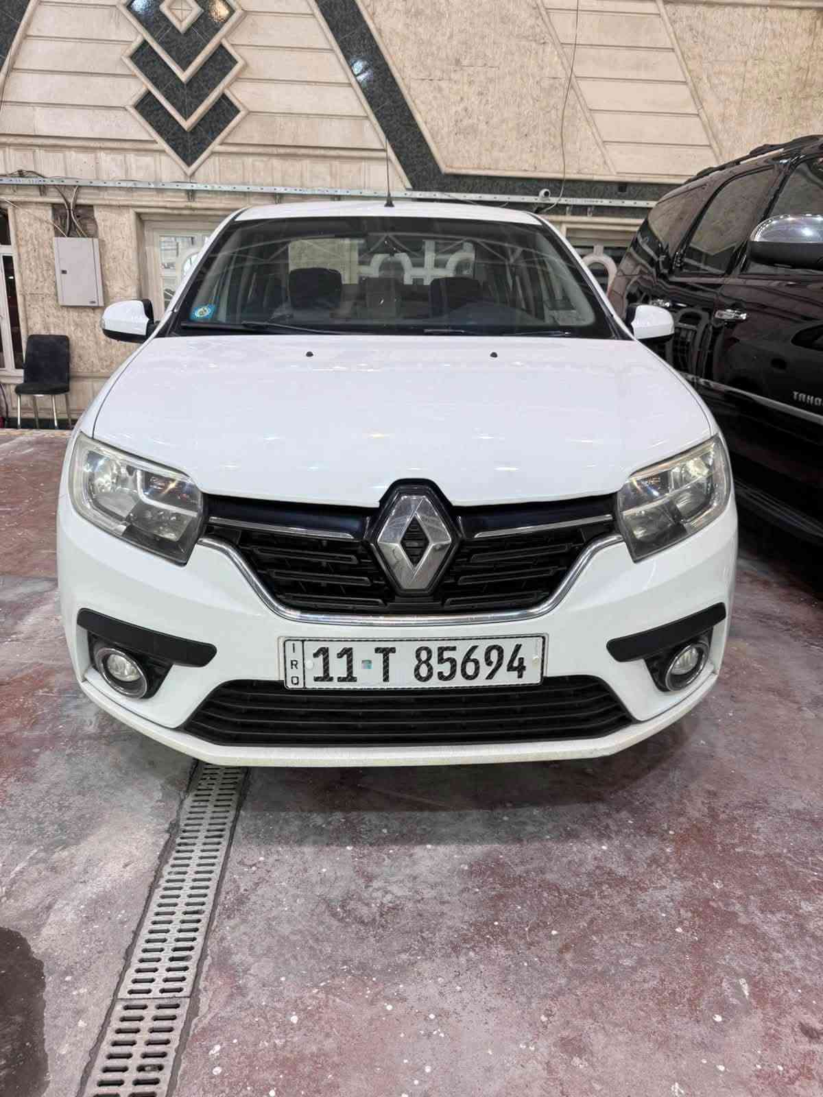 رينو سنبل مديل 18 بيها بارد فقط بدون صبغ مكاني البياع السعر 67 ورقه السياره خاهزه وخير من الله ***********
