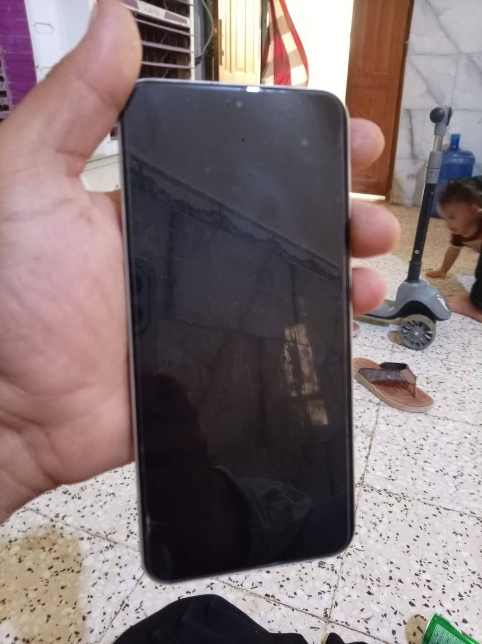 ذاكره 256 عسوائيه 12
فقط قاعده سيم كارت ضايعه الي صير بيه سيم كارت  وشغل بصيط بلكامره الاماميه سعره ٤١٠  ***********
