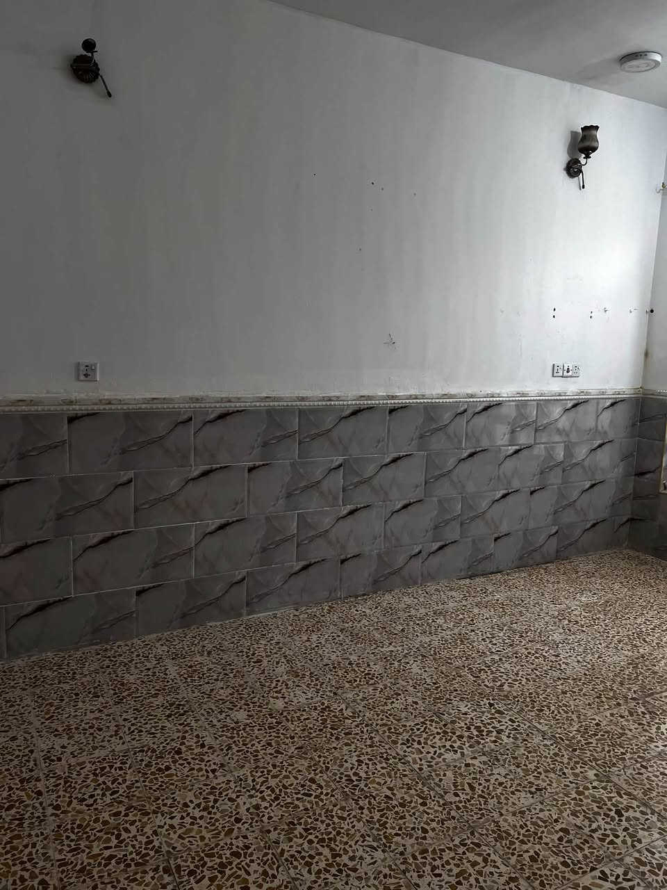 بيت ١٠٠ طابق ارضي للايجار قطاع 30 شارع المدارس فرع مدرسه للمشكاة للاستفسار الاتصال على ‭***********‬
