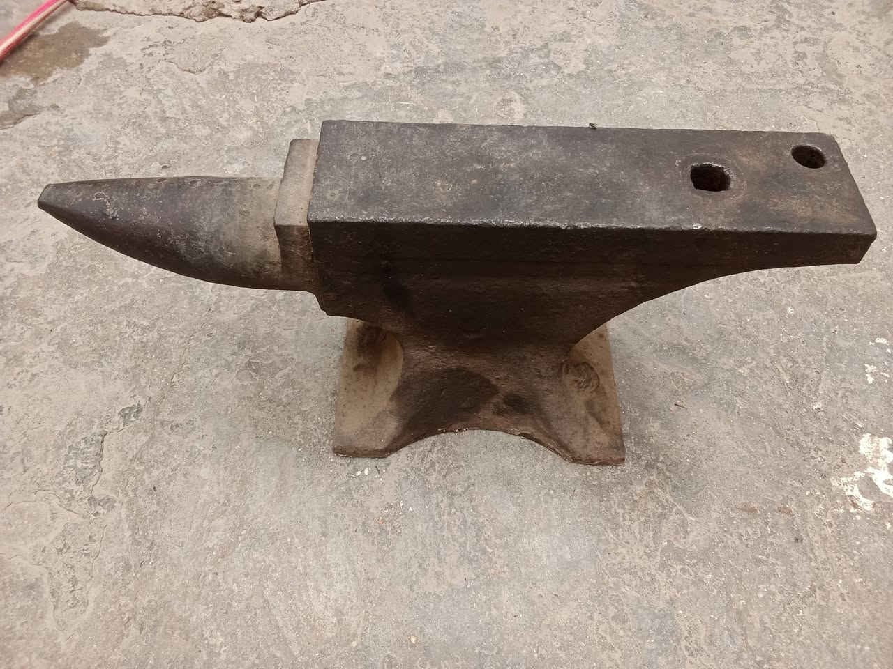 سندان • حجم كبير