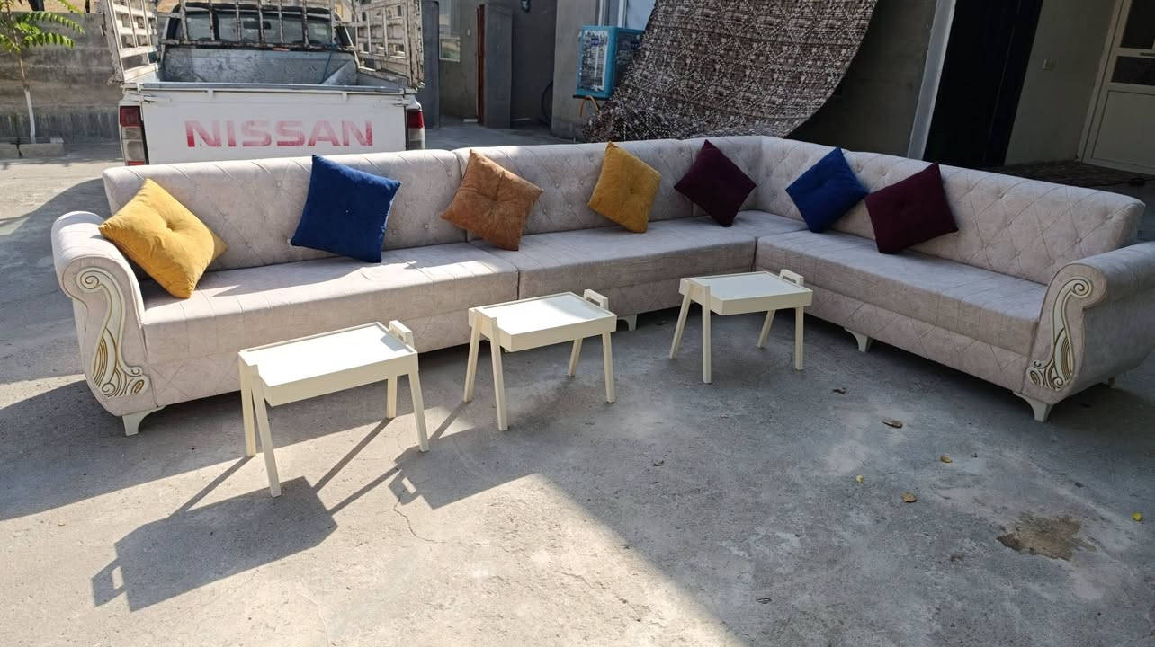 سـلاوی خوداتان لێبێت ئەو Lبۆ فرۆشتن کە زۆر زۆر خاوێنو جوانە هەر بەرێزێک خوازیارە پـەیوەندی بکات یا خود نامە بنێریت 
***********
***********
تێبینی ناو نیشانم سـۆران بـەرزێوە
