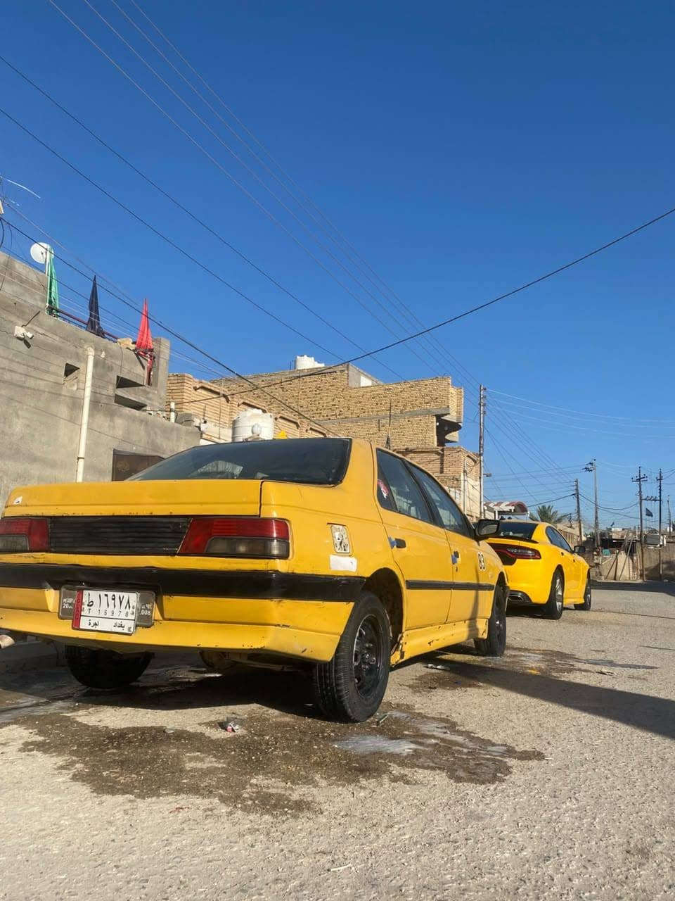سلام عليكم بيجو روى رقم الماني بغداد ط محوره ونجي 4 كير اوتماتيك ستوني حورته صارله 10 من بدلت مكينه سياره حلو كير محرك حداديه نص عمر تيرات نص عمر 
سنويه صاقطه  راعي موجود يحول شوكت مايعجب تريد وكاله هم عادي 
تواخله نضيفه اخياس مابيه بس بل قماره كهربائية شغاله سياره من شغل جاهزه 
لاتخابرني ودكلي شبيه مابيه اقره منشور وخابرني السعر 23 وبيه مجال او مرواس 
مكاني ناصريه سوق. الشيوخ ***********
