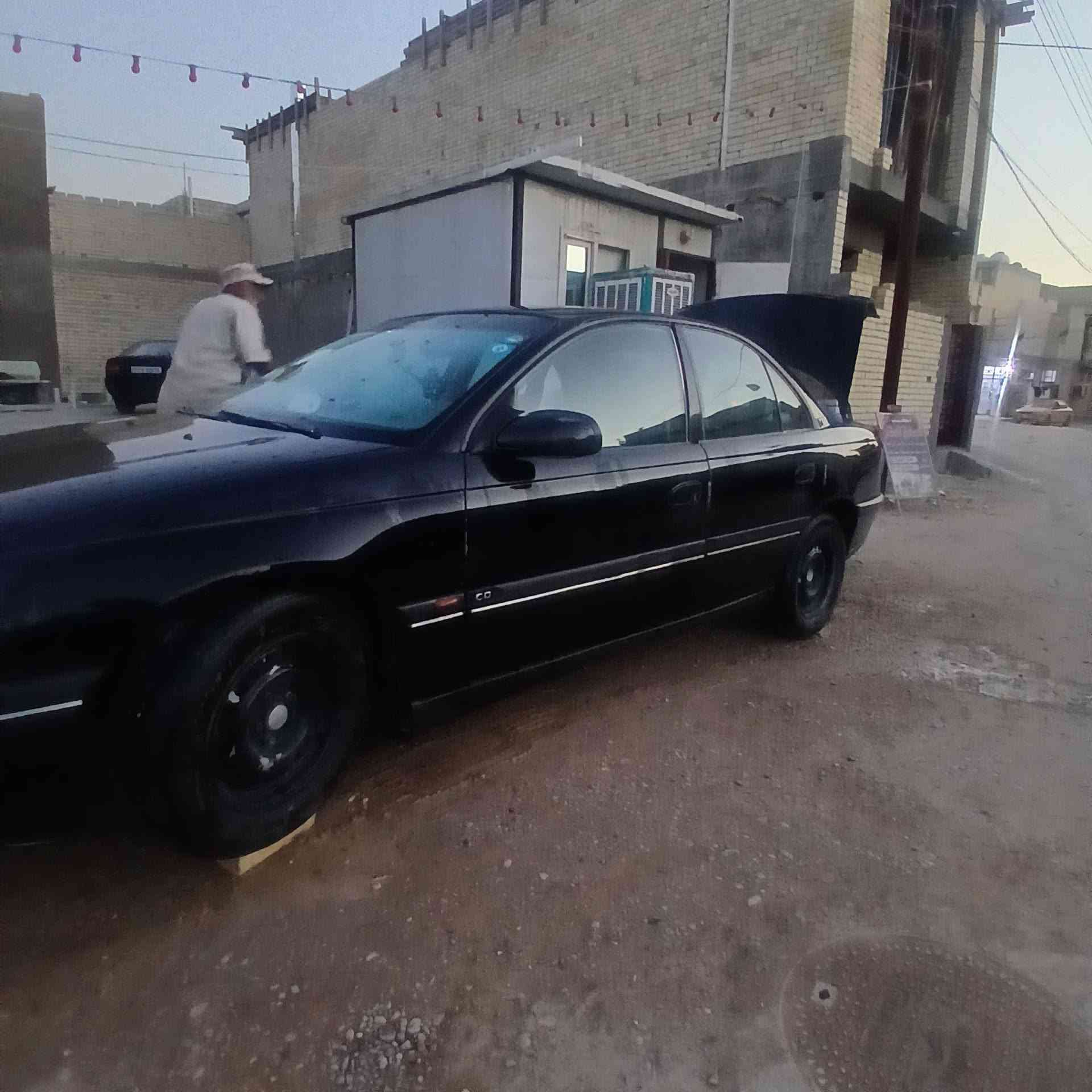 السلام عليكم اوبل بزون للبيع مديل 1994 رقم بغداد  شرط التحويل تخم تاير تبريد شغال مكينه ٦ سلندر محور بطه  كير اتوماتيك   فتحه سقف  مكان بغداد الامين   سعر ٤٢   رقم  ***********

