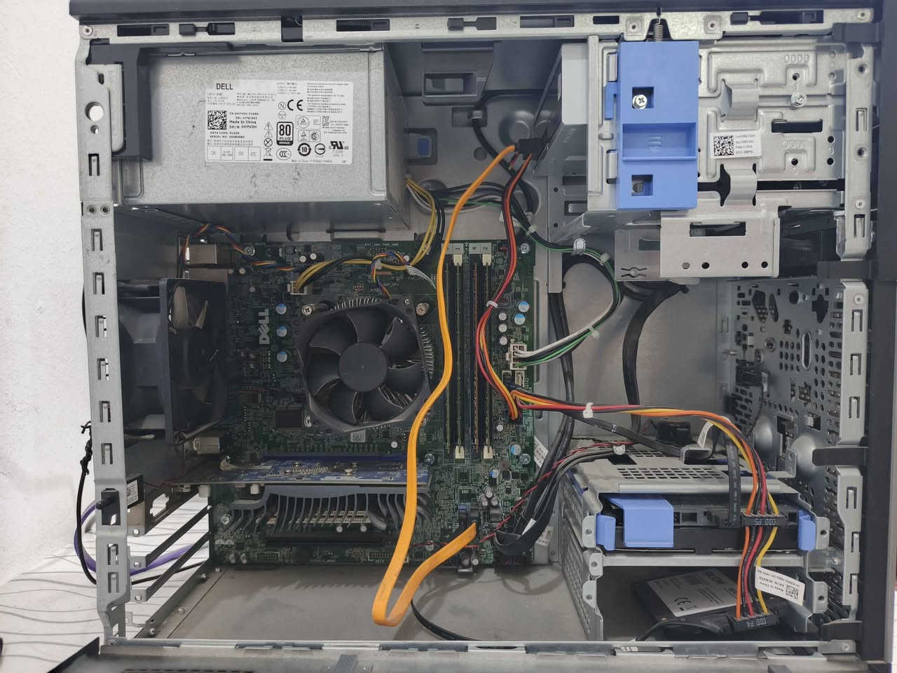 معالج i5-4570 • كرت GT 1030 • ١٢ جيجا DDR3