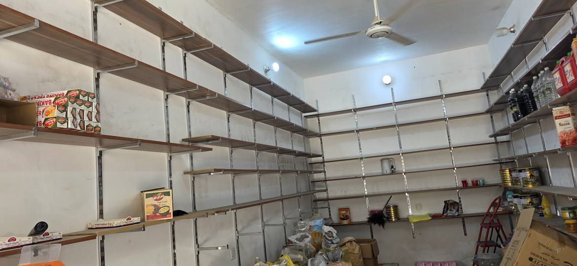 السلام عليكم رفوف للبيع خشب MDF درجة أولى 5 ألواح مقطعة الى 47 رف 
360c العدد 16 
300c العدد 7
255c العدد 12
105c العدد 12
سجة عدد 29 +ذراع رف 

للتواصل ***********
